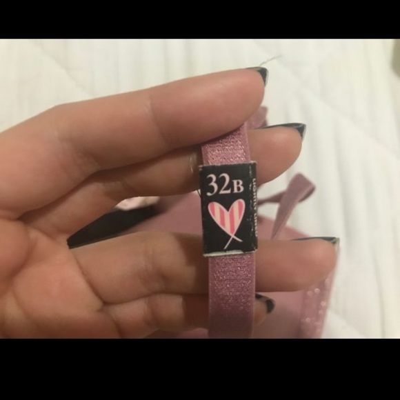 Victoria Secret Bra - Picture 2 of 3